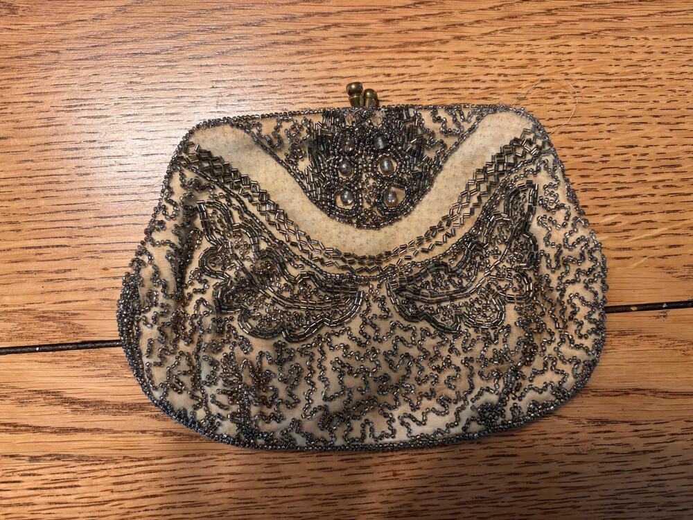 Vintage Walborg Hand Beaded Evening Bag Gunmetal Seed Bead Kiss Lock Clutch